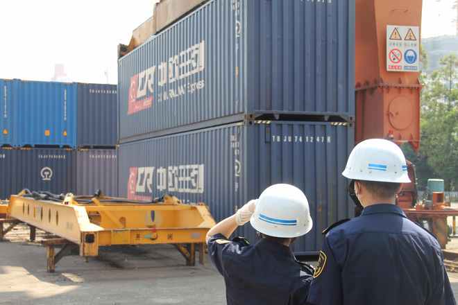 “中欧班列-上海号”累计运输进出口货物总值超10亿元
